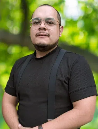 Ernesto Flores Coordinador De Admisión En Abogadas De Inmigración