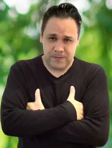 Ruben Diseñador Gráfico En Abogadas De Inmigración