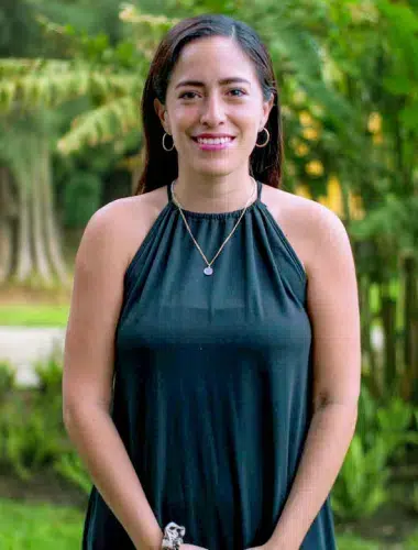 Carolina Pineda Coordinadora De Satisfacción De Clientes - Abogadas De Inmigración