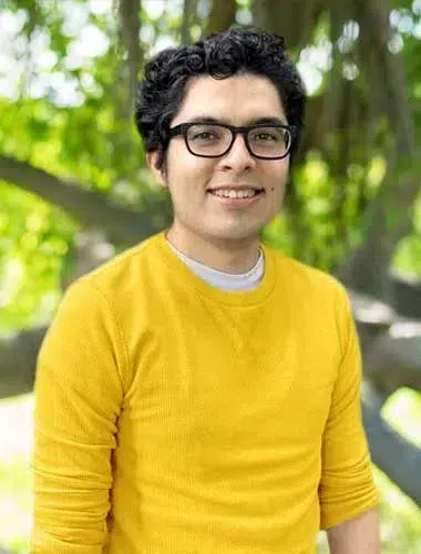 Felix Nuestro Coordinador De Clientes Continuos Abogadas De Inmigración