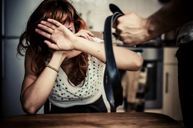 ¿Quién Califica Para La Inmigración VAWA?